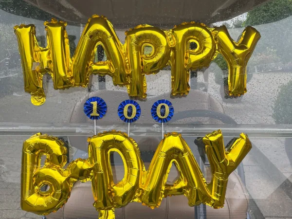 Herzlichen Glückwunsch zum 100. Geburtstag