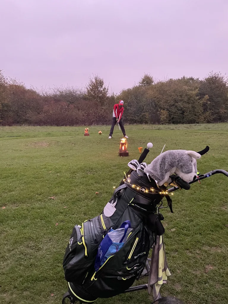 Bunker und Grün auf dem Golfplatz des Golfclub Niep