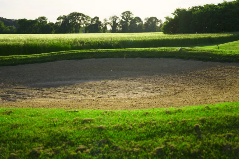 Bunker auf dem Golfplatz Niep