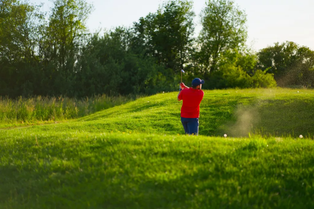 Golfer am Grün im Golfclub Niep